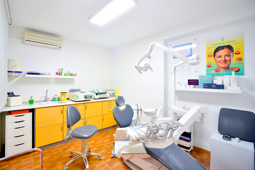 Clínica Médico Dental R.G.C. - Clínica Médico Dental en Sevilla en Castilleja de la Cuesta